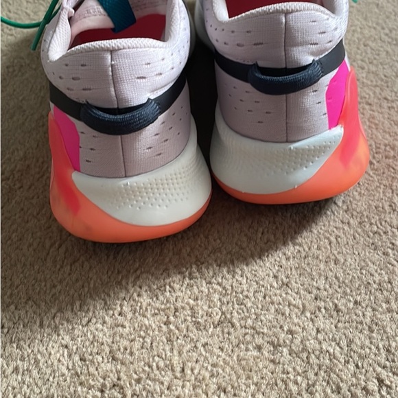 Nike Women Shoes - Picture 3 of 6